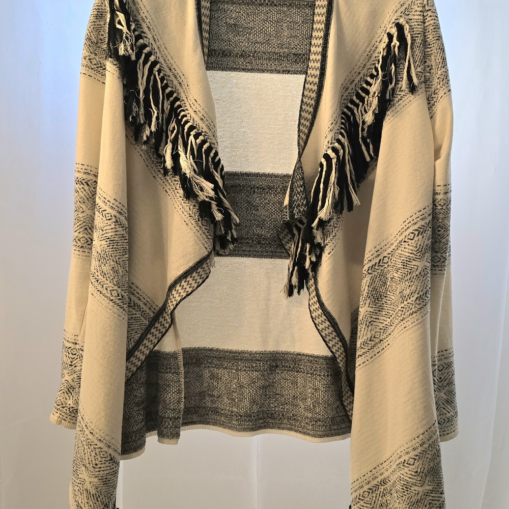 Chekanka Fringed Black and Cream Women's Cardigan Sweater